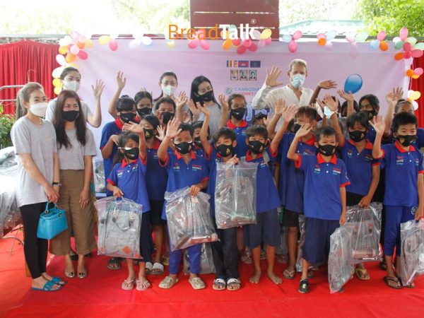 អបអរសាទរទិវាកុមារអន្តរជាតិ